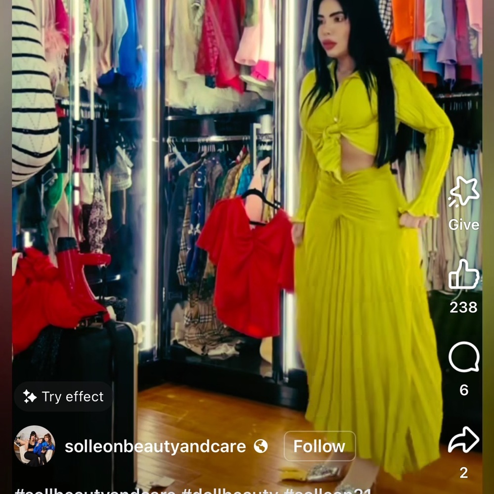 Not selling anyone know where I can find this outfit 🥹😩